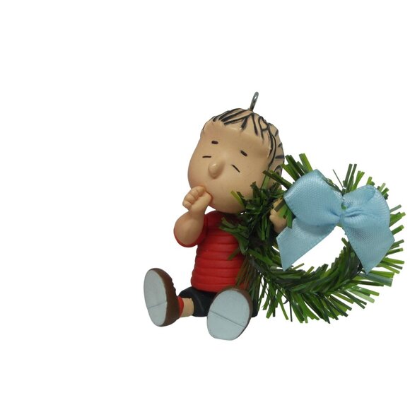 Hallmark Ornament 2017 Keepsake A Comfy Christmas for Linus Peanuts gang wreath - Picture 2 of 12